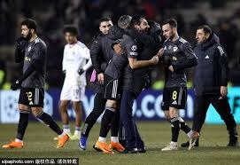 2022 季后赛扩张：大联盟正式将季后赛球队增加至 12 支，引入外卡轮系列赛