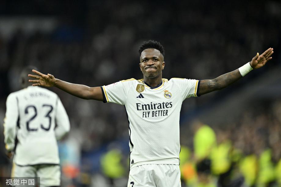 在足球场上 在足球场上